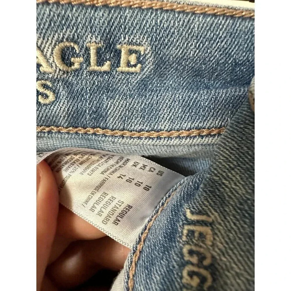 American Eagle Women’s size 12 blue jeans - Picture 5 of 8